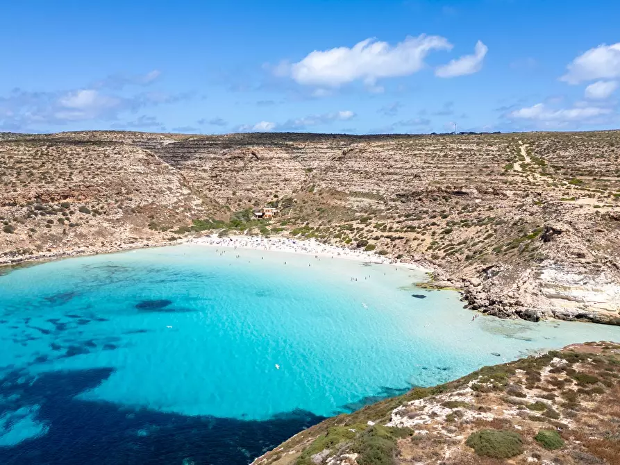 Immagine 103 di Villa in vendita  in Strada di Ponente snc a Lampedusa E Linosa