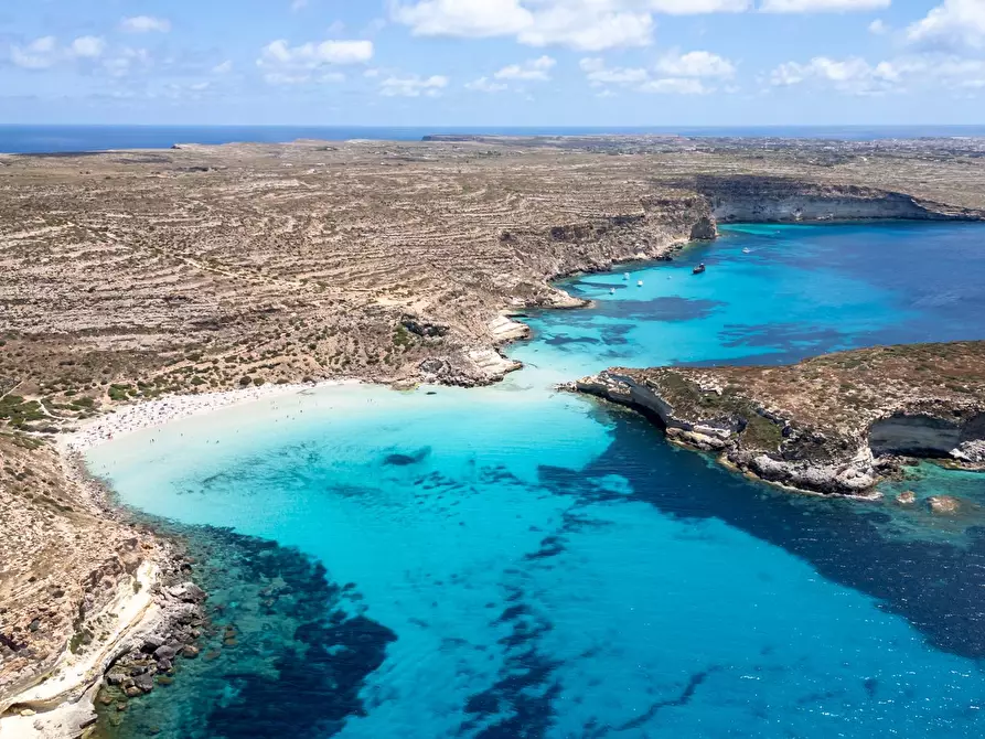 Immagine 107 di Villa in vendita  in Strada di Ponente snc a Lampedusa E Linosa