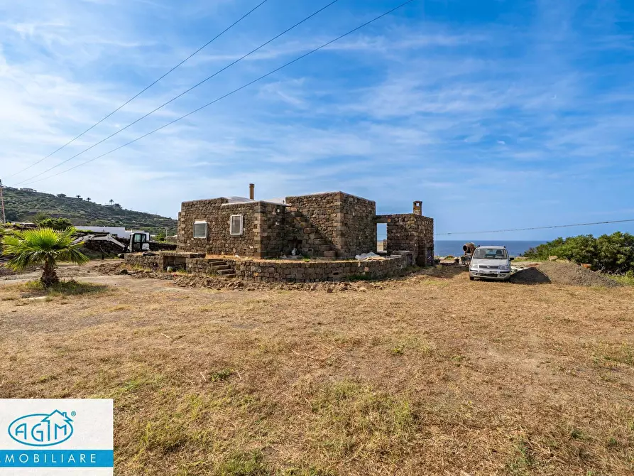 Immagine 1 di Casa indipendente in vendita  in Via Lago 1 a Pantelleria
