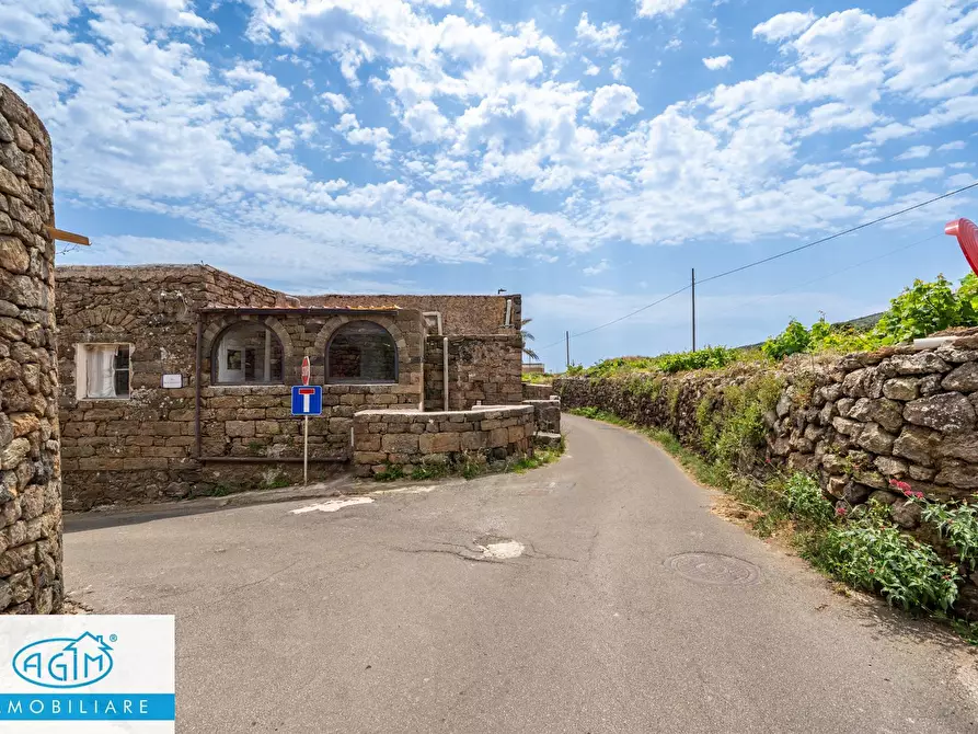 Immagine 3 di Villa in vendita  in Kania 97 a Pantelleria