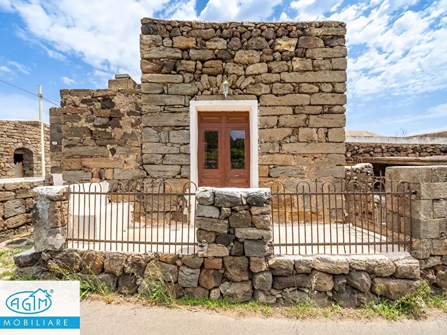 Immagine 11 di Villa in vendita  in Kania 97 a Pantelleria