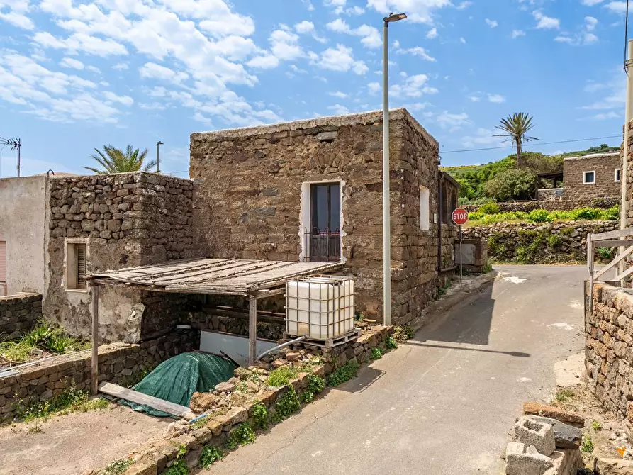 Immagine 13 di Villa in vendita  in Kania 97 a Pantelleria