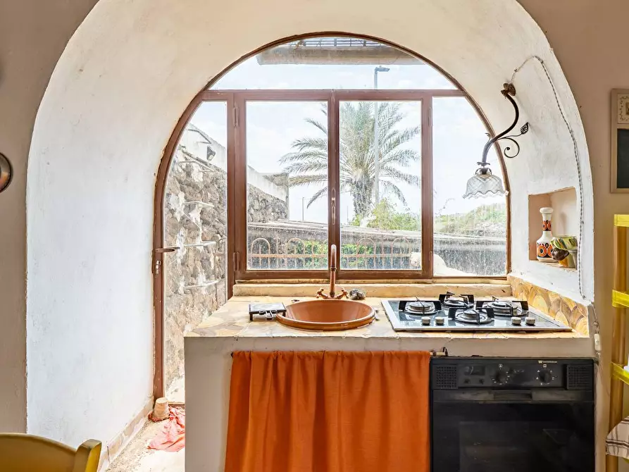 Immagine 31 di Villa in vendita  in Kania 97 a Pantelleria
