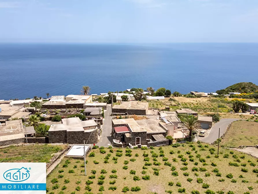 Immagine 40 di Villa in vendita  in Kania 97 a Pantelleria