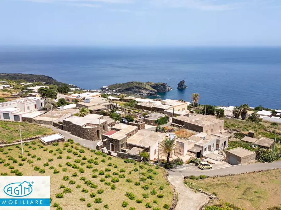 Immagine 42 di Villa in vendita  in Kania 97 a Pantelleria