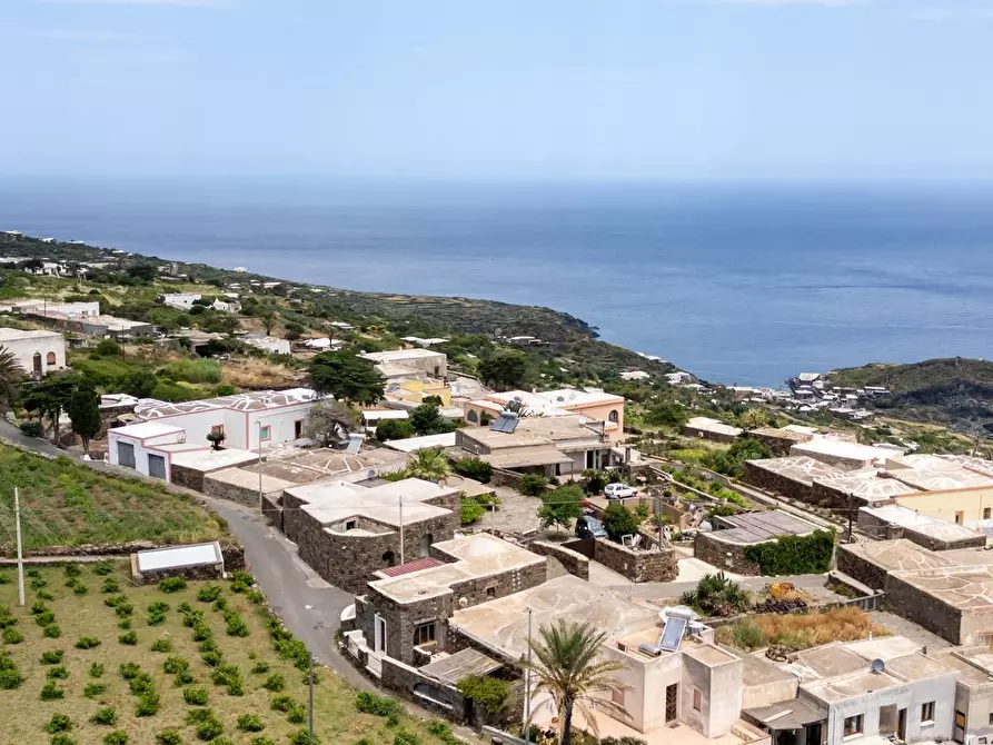 Immagine 45 di Villa in vendita  in Kania 97 a Pantelleria