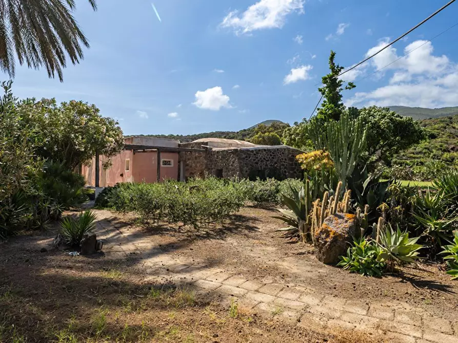Immagine 5 di Villa in vendita  in Via Lago snc a Pantelleria