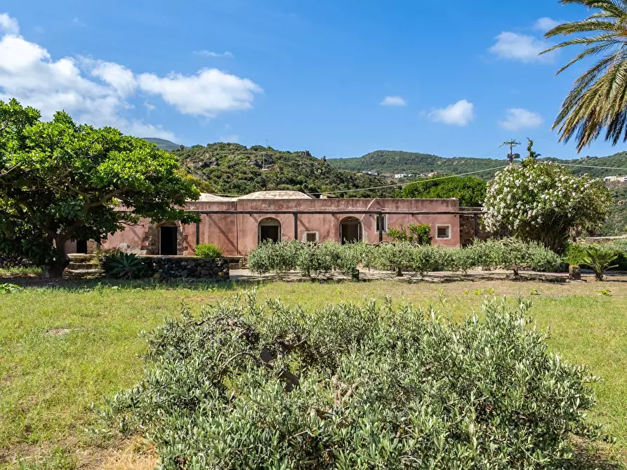 Immagine 8 di Villa in vendita  in Via Lago snc a Pantelleria