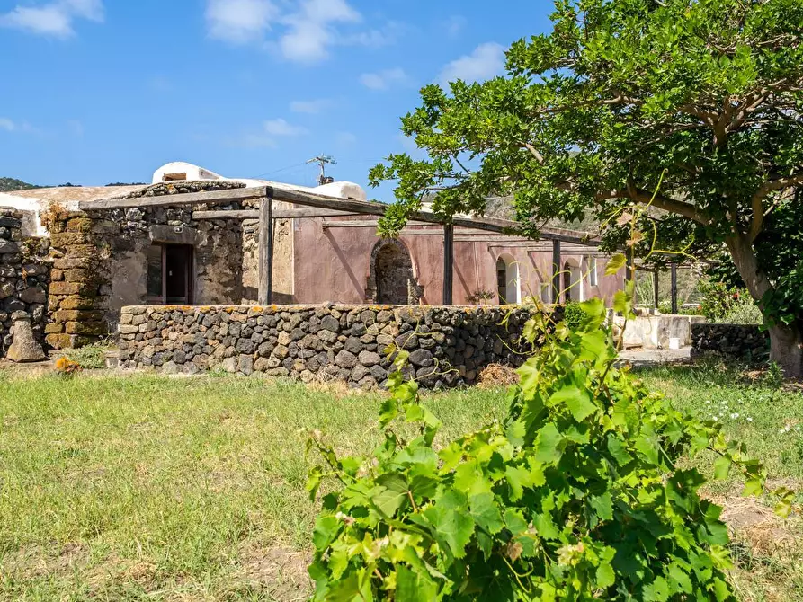 Immagine 10 di Villa in vendita  in Via Lago snc a Pantelleria