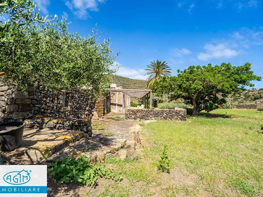 Immagine 11 di Villa in vendita  in Via Lago snc a Pantelleria