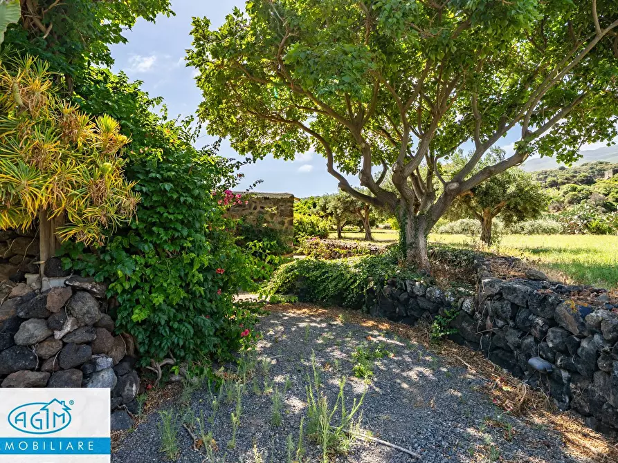 Immagine 27 di Villa in vendita  in Via Lago snc a Pantelleria