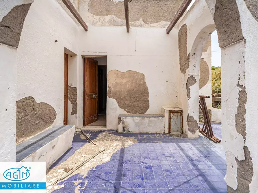 Immagine 20 di Villa in vendita  in Contrada Kartibucale snc a Pantelleria