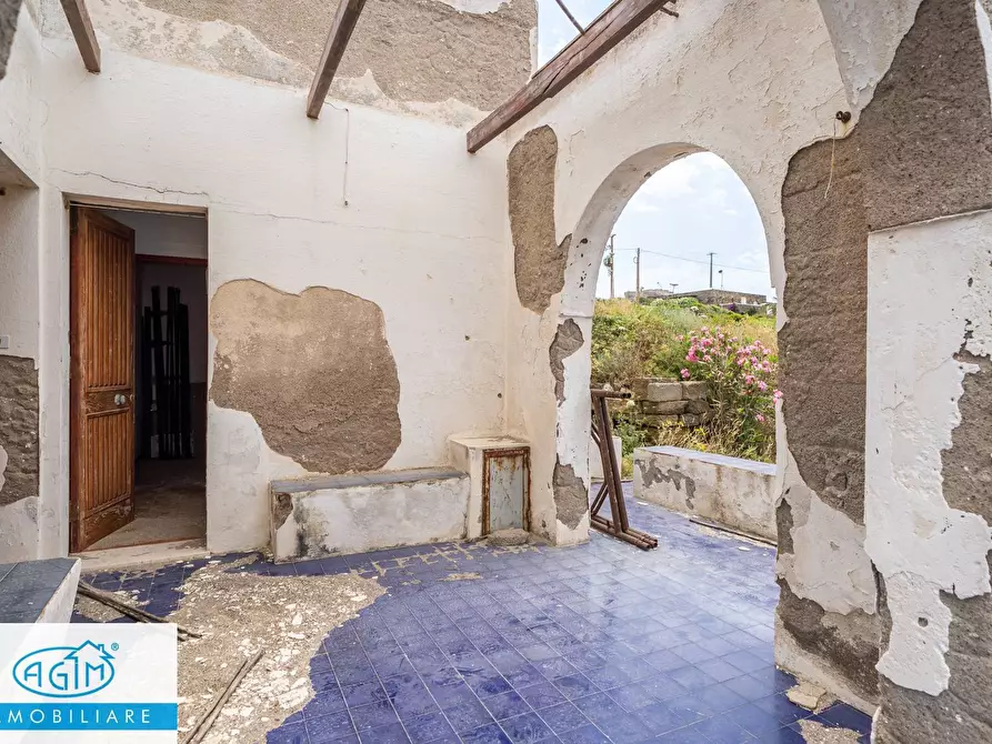 Immagine 22 di Villa in vendita  in Contrada Kartibucale snc a Pantelleria