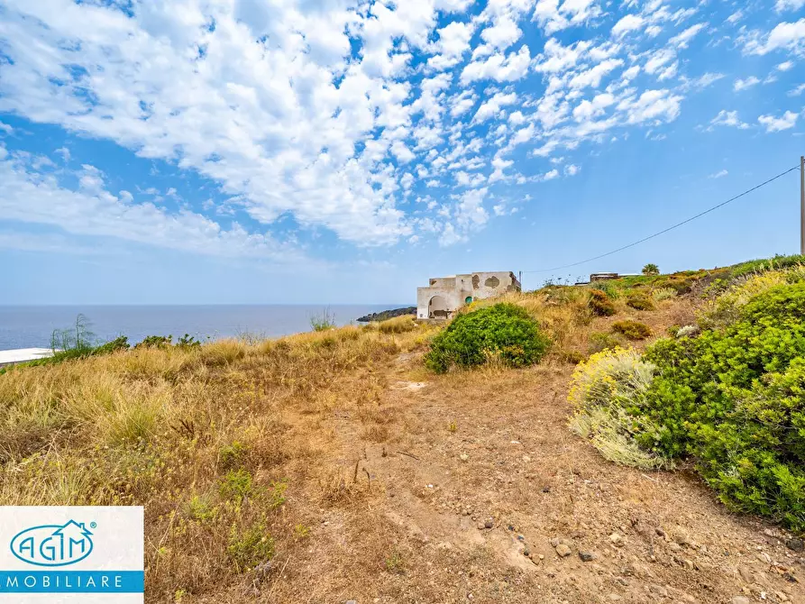 Immagine 3 di Villa in vendita  in Contrada Kartibucale snc a Pantelleria