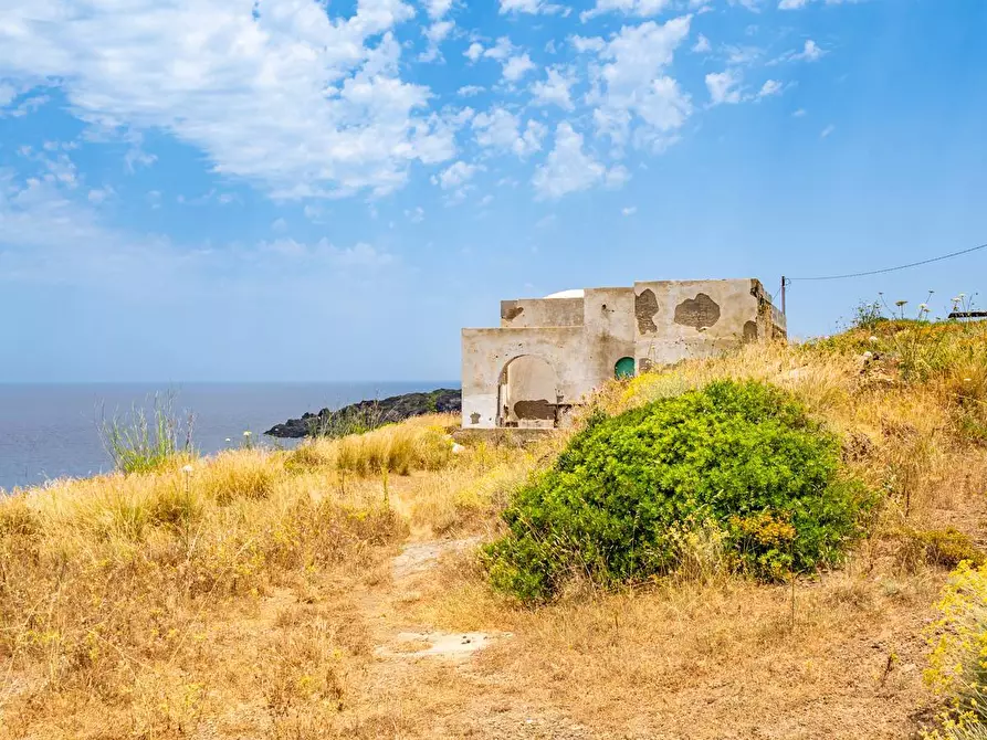 Immagine 4 di Villa in vendita  in Contrada Kartibucale snc a Pantelleria