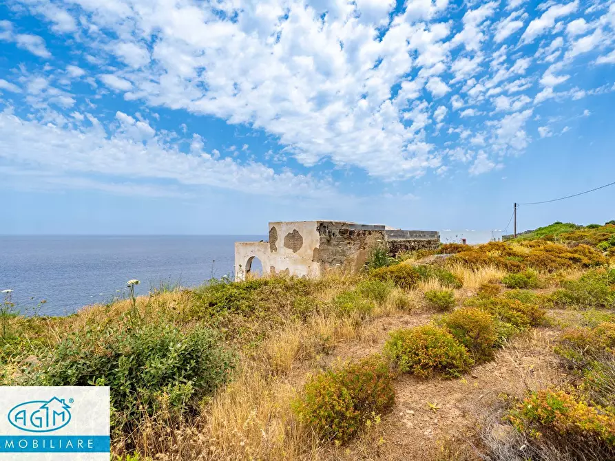 Immagine 5 di Villa in vendita  in Contrada Kartibucale snc a Pantelleria