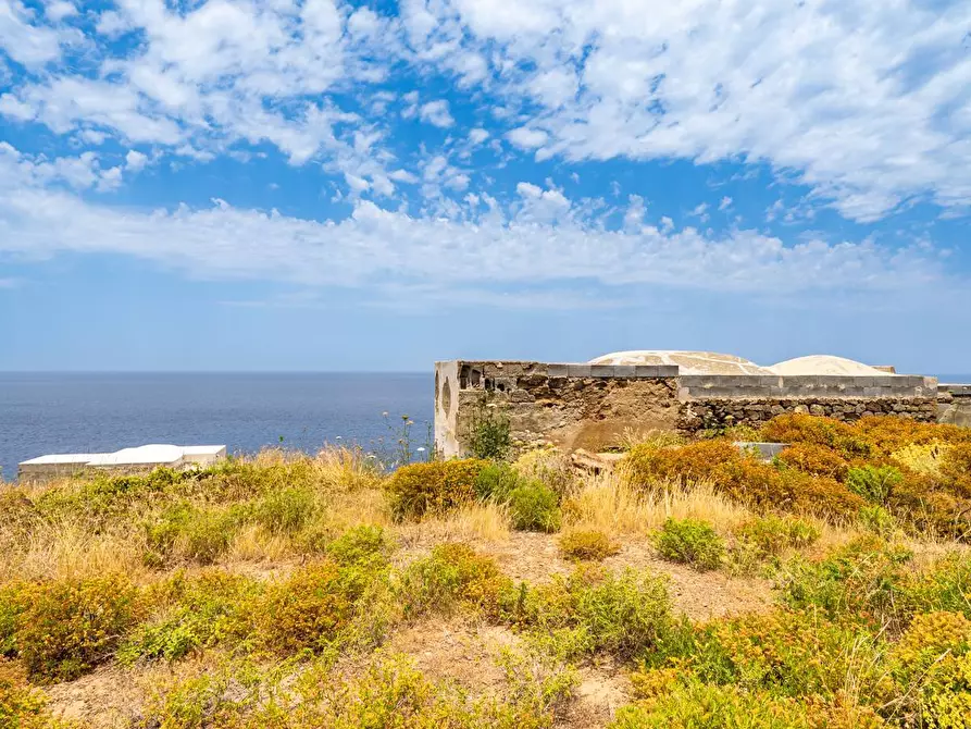 Immagine 7 di Villa in vendita  in Contrada Kartibucale snc a Pantelleria