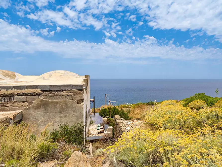 Immagine 11 di Villa in vendita  in Contrada Kartibucale snc a Pantelleria