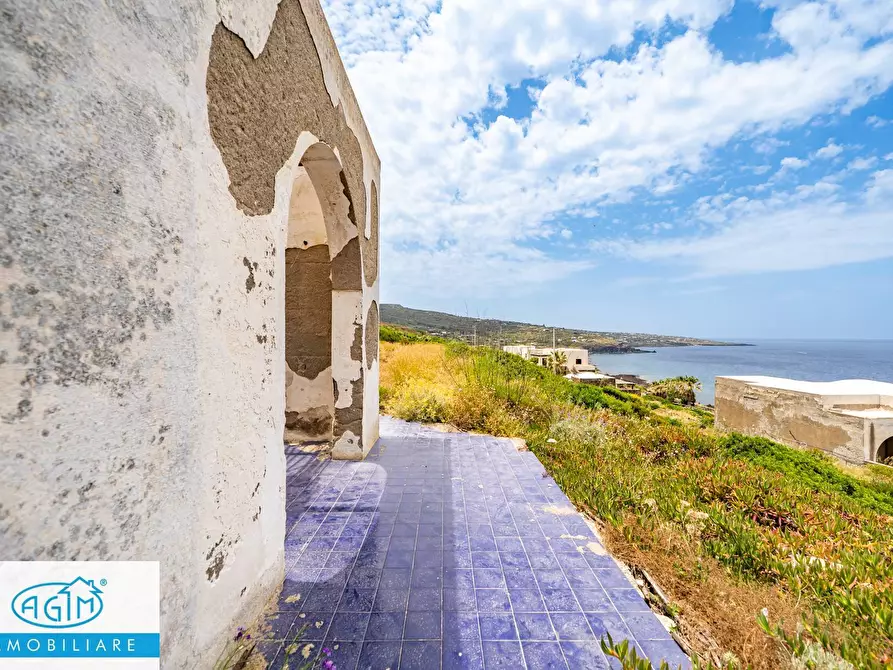 Immagine 18 di Villa in vendita  in Contrada Kartibucale snc a Pantelleria