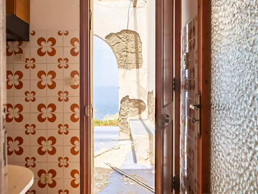 Immagine 26 di Villa in vendita  in Contrada Kartibucale snc a Pantelleria
