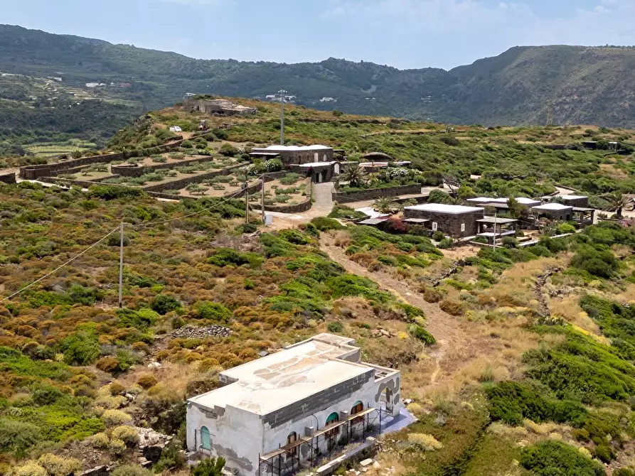 Immagine 46 di Villa in vendita  in Contrada Kartibucale snc a Pantelleria