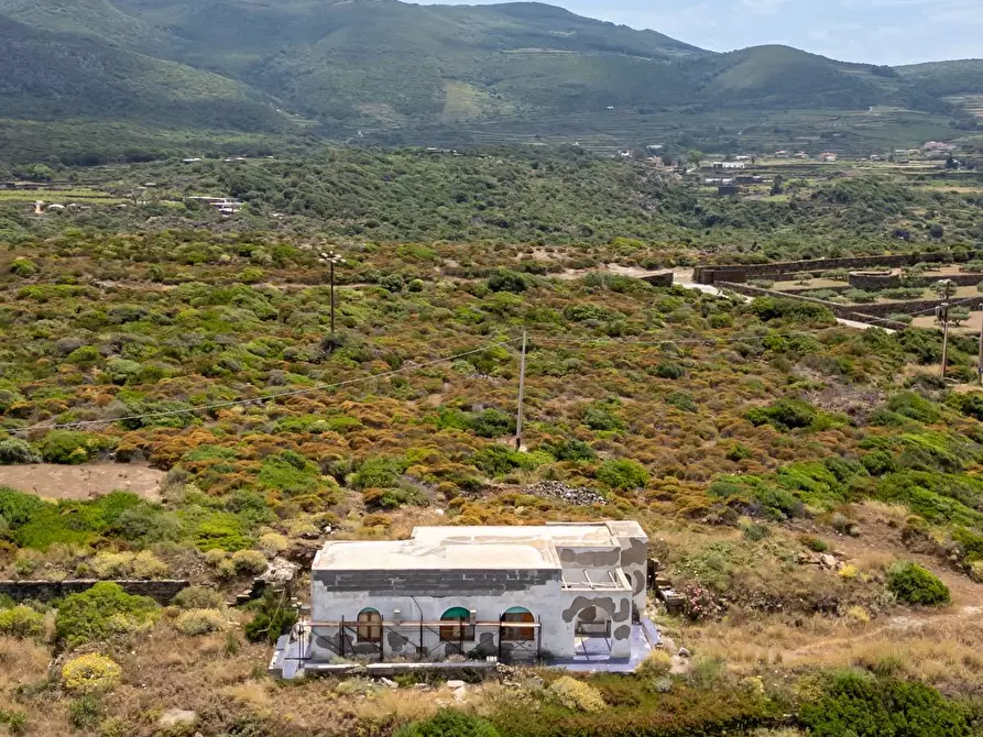Immagine 49 di Villa in vendita  in Contrada Kartibucale snc a Pantelleria