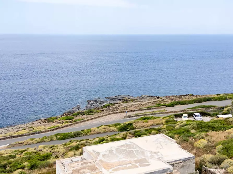 Immagine 60 di Villa in vendita  in Contrada Kartibucale snc a Pantelleria