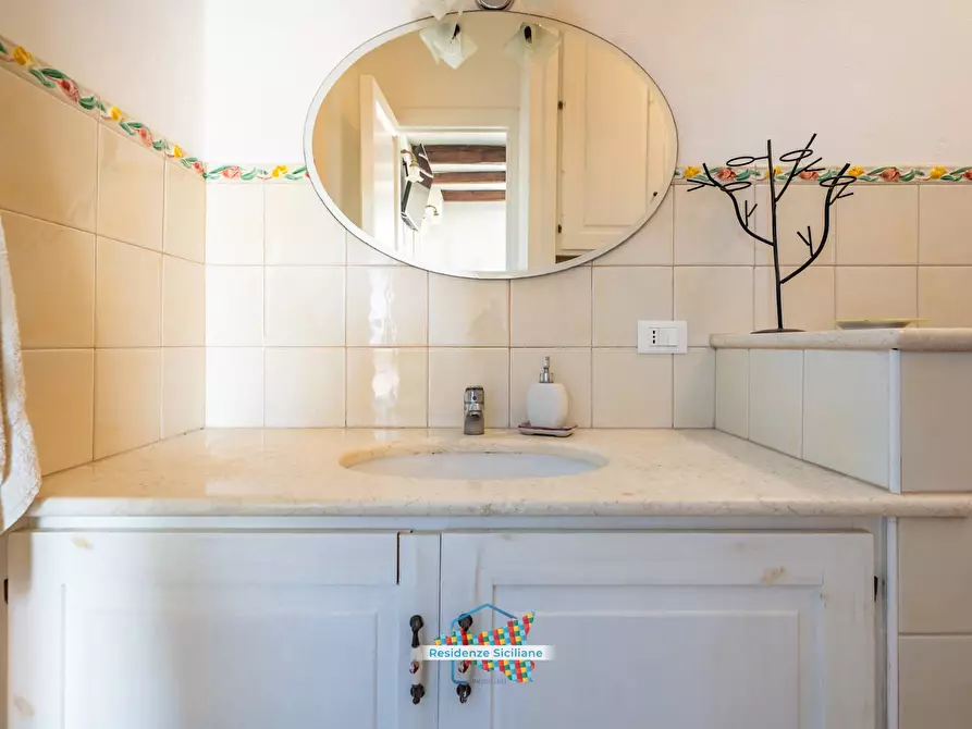 Immagine 5 di Villa in vendita  in Via Rinascente 26/B a Santa Marina Salina