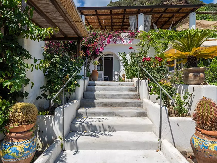 Immagine 20 di Villa in vendita  in Via Rinascente 26/B a Santa Marina Salina