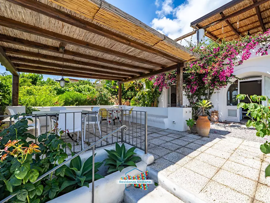 Immagine 21 di Villa in vendita  in Via Rinascente 26/B a Santa Marina Salina