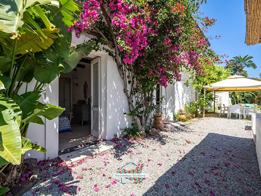 Immagine 25 di Villa in vendita  in Via Rinascente 26/B a Santa Marina Salina