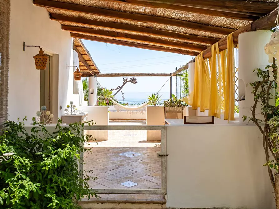 Immagine 29 di Villa in vendita  in Via Rinascente 26/B a Santa Marina Salina