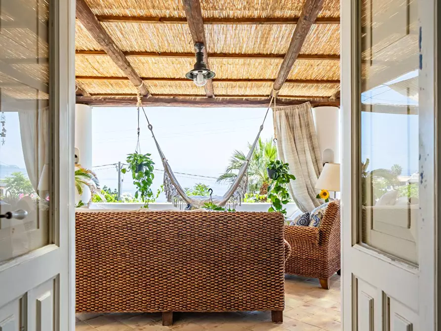 Immagine 33 di Villa in vendita  in Via Rinascente 26/B a Santa Marina Salina