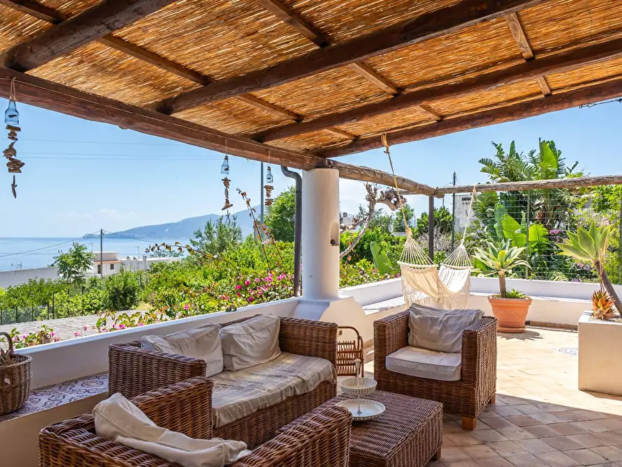 Immagine 46 di Villa in vendita  in Via Rinascente 26/B a Santa Marina Salina