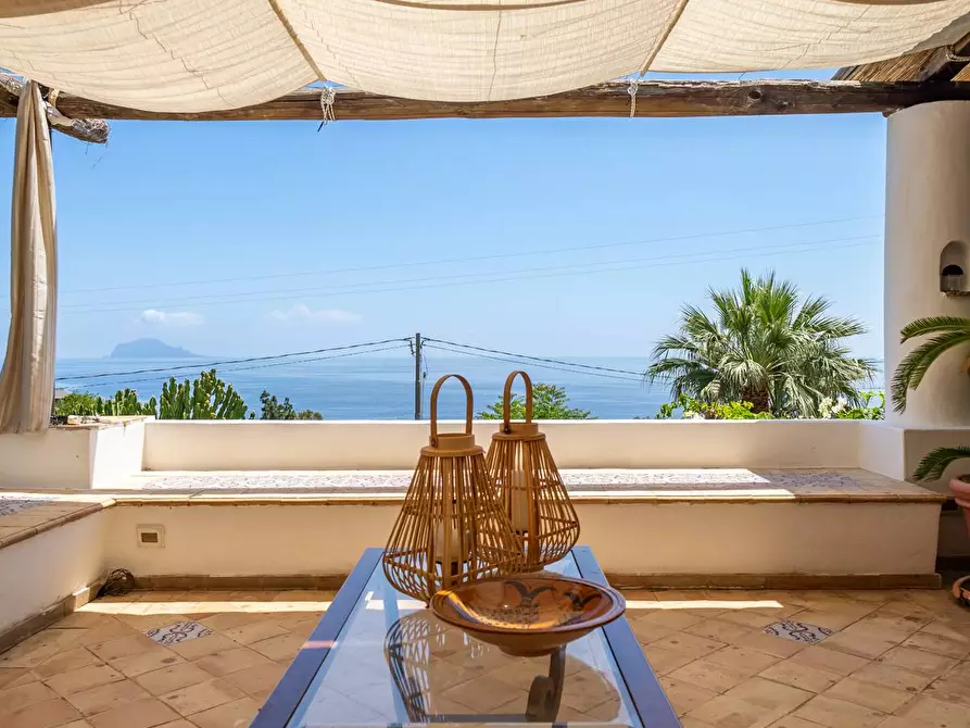 Immagine 52 di Villa in vendita  in Via Rinascente 26/B a Santa Marina Salina