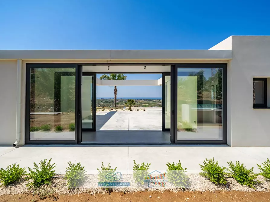 Immagine 1 di Villa in vendita  in Contrada Lido Fiori snc a Menfi