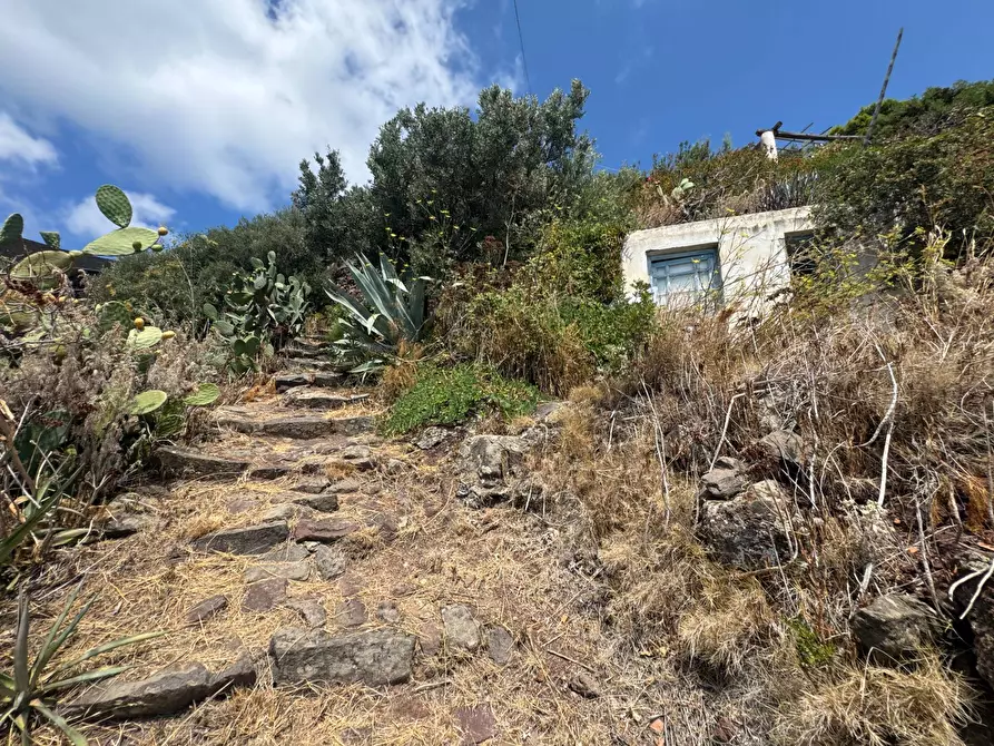 Immagine 21 di Rustico / casale in vendita  in Via Serra di Rando snc a Lipari