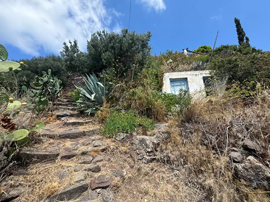 Immagine 22 di Rustico / casale in vendita  in Via Serra di Rando snc a Lipari
