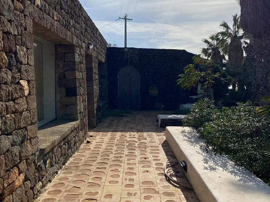 Immagine 6 di Locale commerciale in vendita  in Strada Perimetrale a Pantelleria