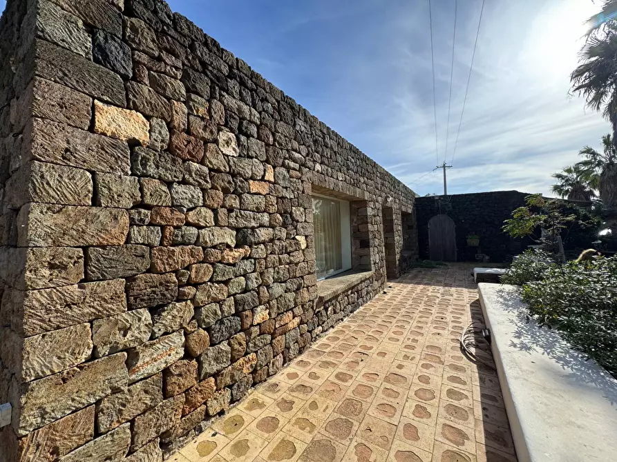 Immagine 15 di Locale commerciale in vendita  in Strada Perimetrale a Pantelleria