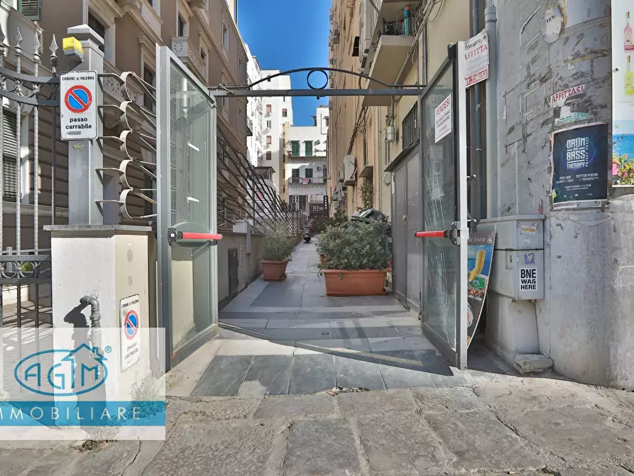 Immagine 3 di Appartamento in vendita  in Via Emerico Amari 148 a Palermo