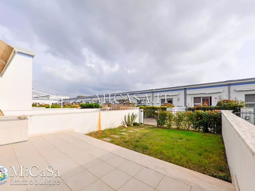 Immagine 19 di Villetta a schiera in vendita  in Viale Del Tirreno 82 a Pisa