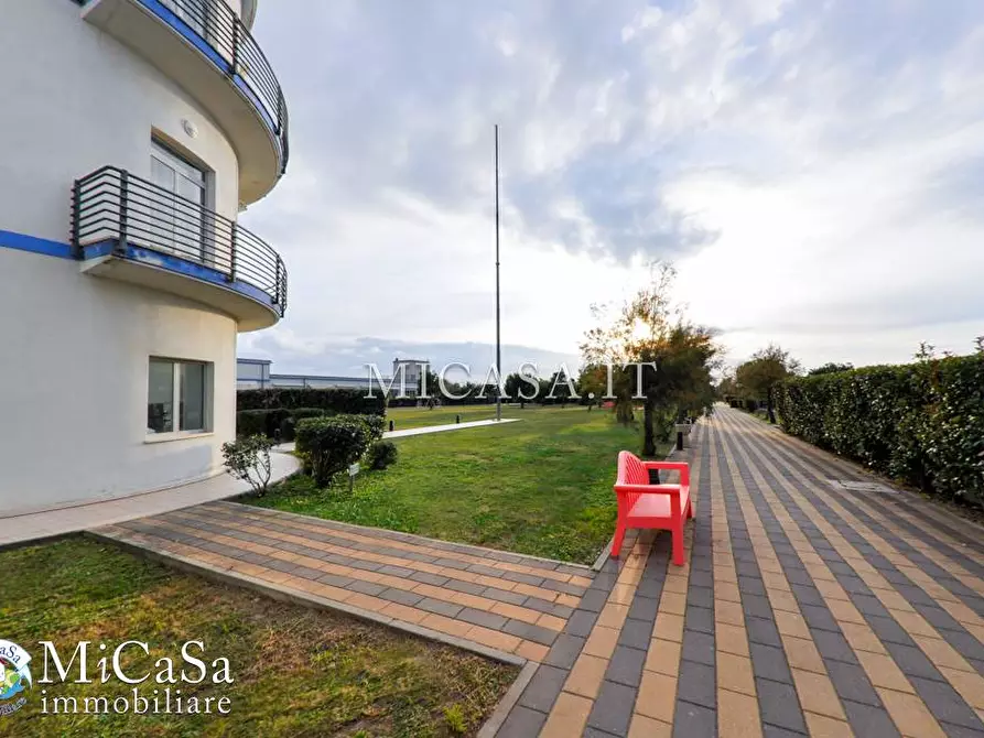 Immagine 28 di Villetta a schiera in vendita  in Viale Del Tirreno 82 a Pisa