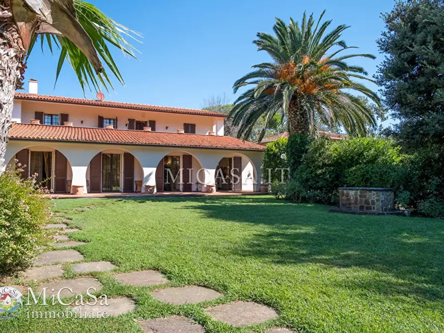 Immagine 5 di Villa in vendita  in Via Dei Biancospini 27 a Pisa