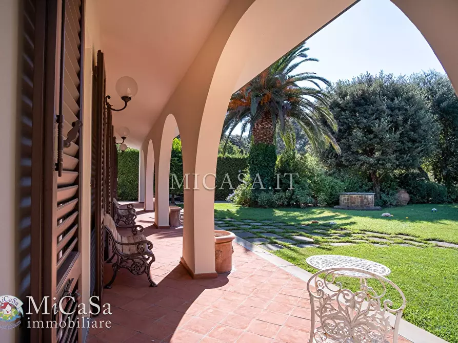 Immagine 7 di Villa in vendita  in Via Dei Biancospini 27 a Pisa