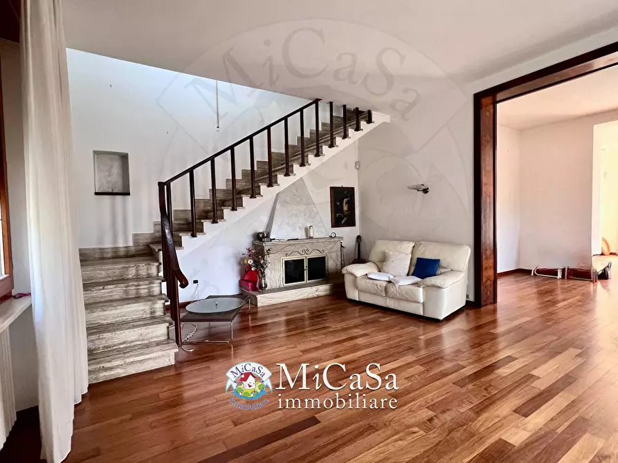Immagine 15 di Villa in vendita  in Via Dei Gattici 7 a Pisa