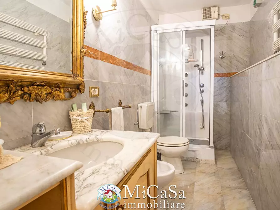 Immagine 35 di Villa in vendita  in Strada Statale dell'Abetone e del Brennero 86 a San Giuliano Terme