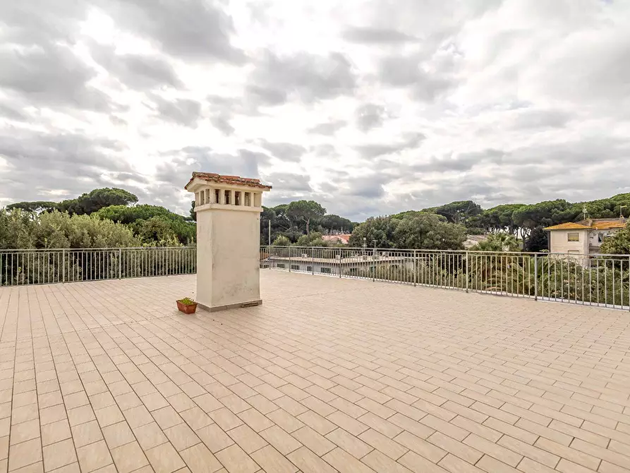 Immagine 22 di Appartamento in vendita  in via delle ginestre 3 a Pisa