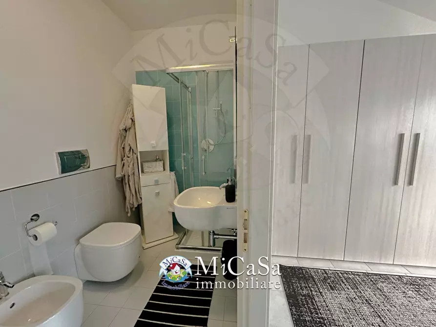 Immagine 19 di Appartamento in vendita  in Viale Del Tirreno 355 a Pisa