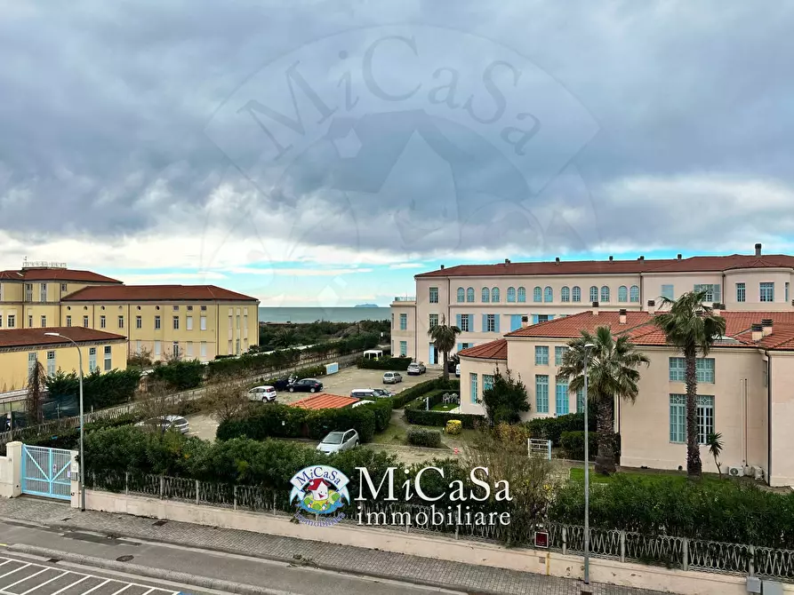 Immagine 24 di Appartamento in vendita  in Viale Del Tirreno 355 a Pisa